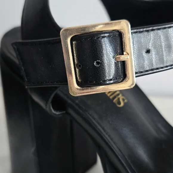 Black Chunk Heeled Women's Sandals - Picture 5 of 6